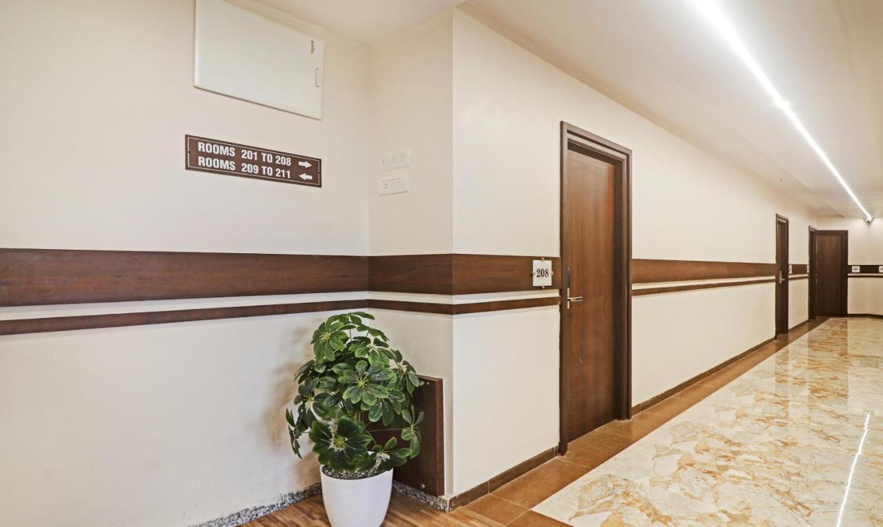 Treebo Arastu Grand Hotel Hyderabad Bagian luar foto